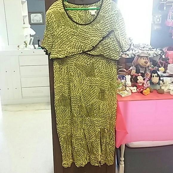 Peachy Plus Dress - Picture 1 of 8